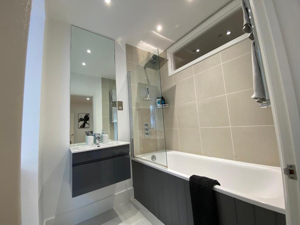 Fantastic Spacious Garden Flat With Own Private Entrance London Eksteriør bilde