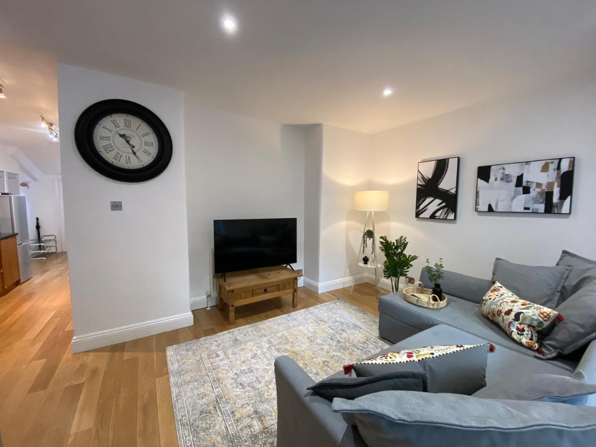 Fantastic Spacious Garden Flat With Own Private Entrance London Eksteriør bilde